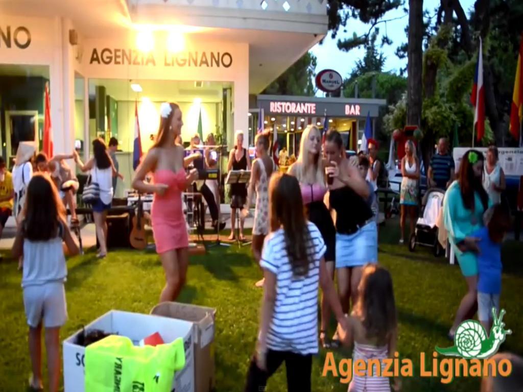 Villa A Lignano Riviera Con Giardino Lignano Sabbiadoro Bagian luar foto